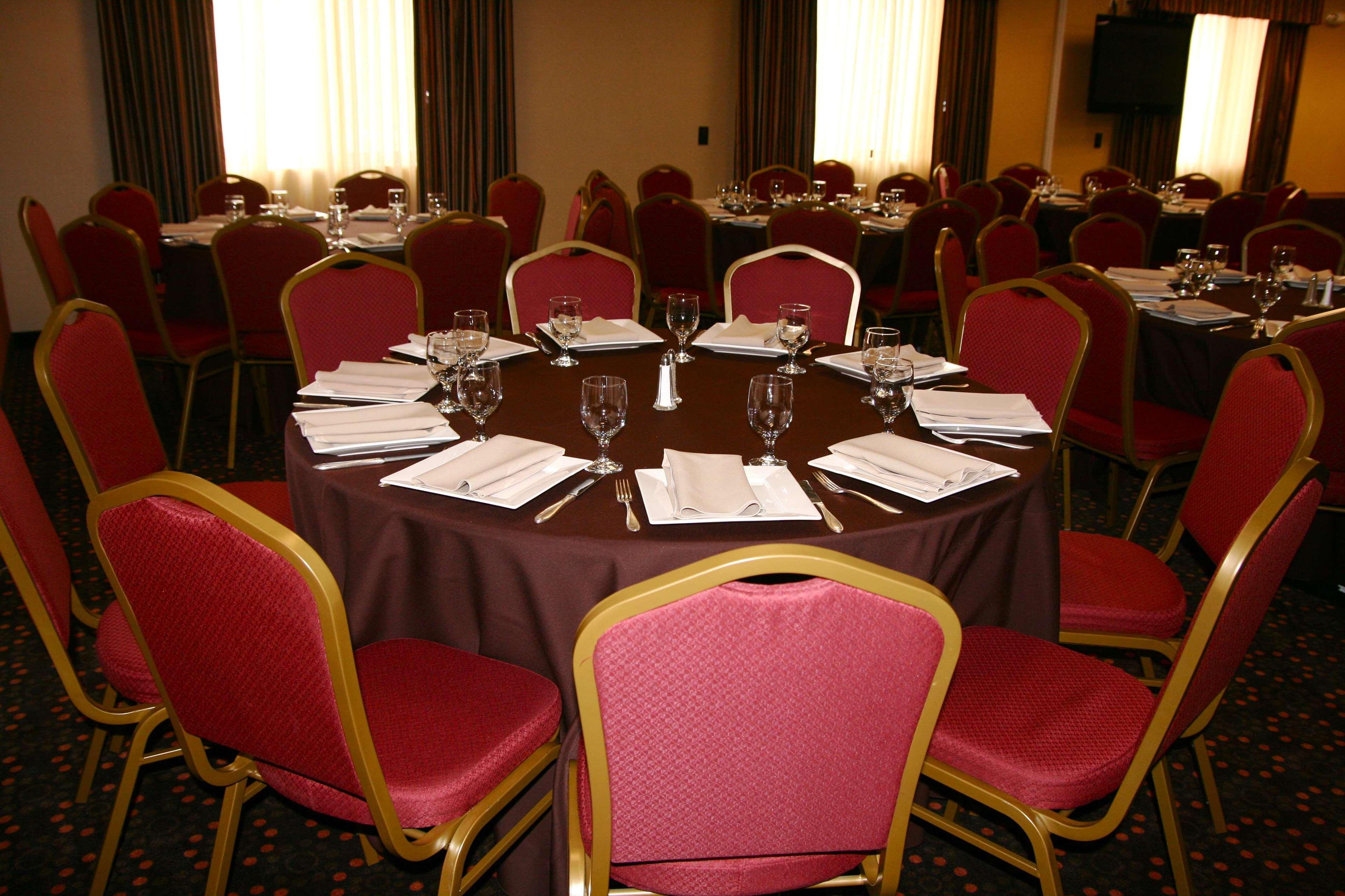 Hampton Inn & Suites Folsom Restaurant photo