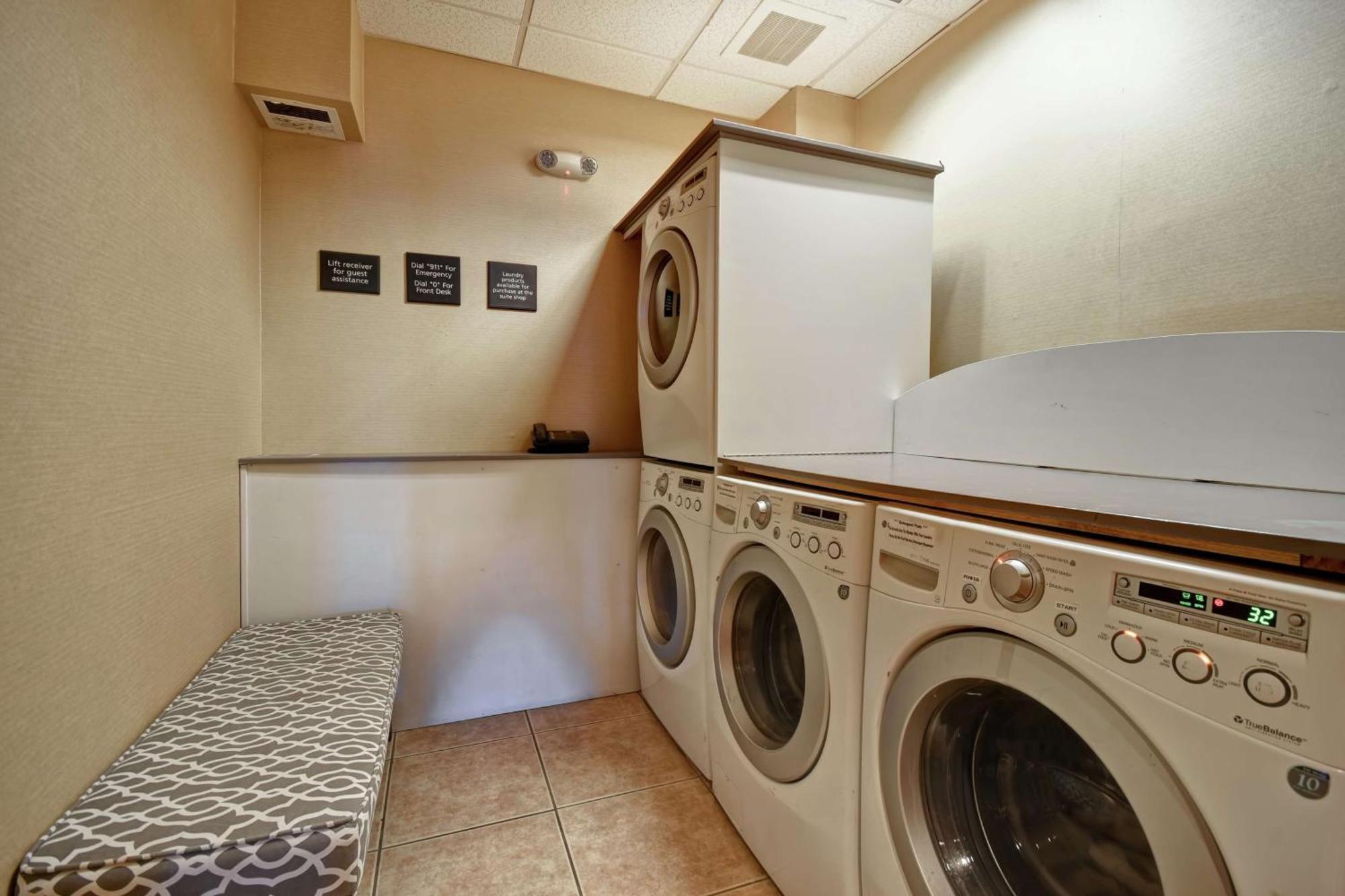 Hampton Inn & Suites Folsom Extérieur photo